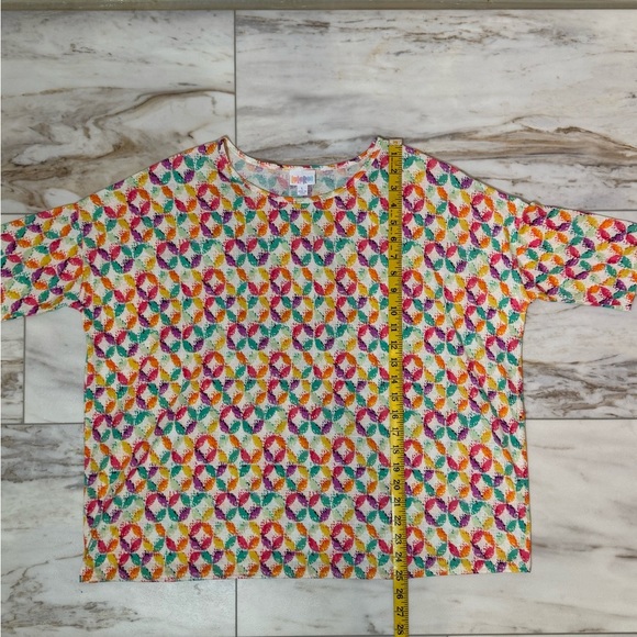 LuLaRoe Geometric Print Top Size Large - Picture 4 of 6